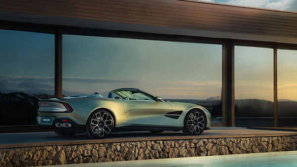 Aston Martin Vanquish Volante: Dünyanın En Hızlı ve En Güçlü Önden Motorlu Açılır Tavanlı Otomobili