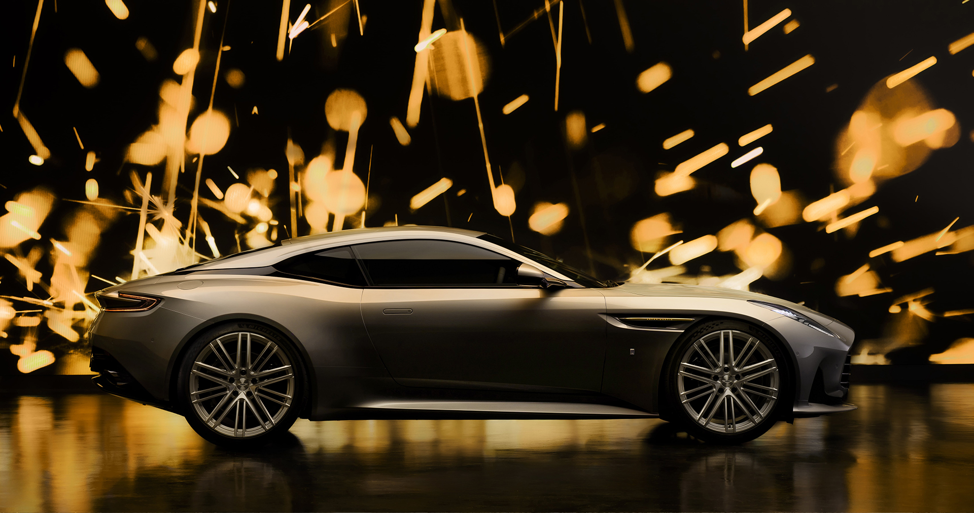 Aston Martin, ikonik James Bond ortaklığının 60. yılını kutluyor.