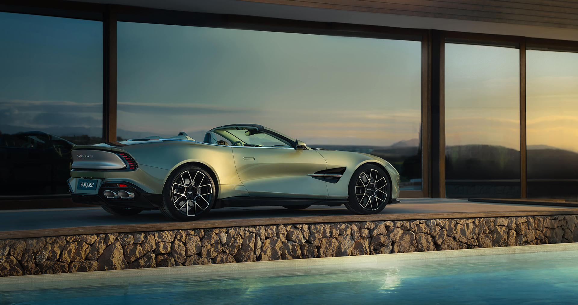 Aston Martin Vanquish Volante: Dünyanın En Hızlı ve En Güçlü Önden Motorlu Açılır Tavanlı Otomobili