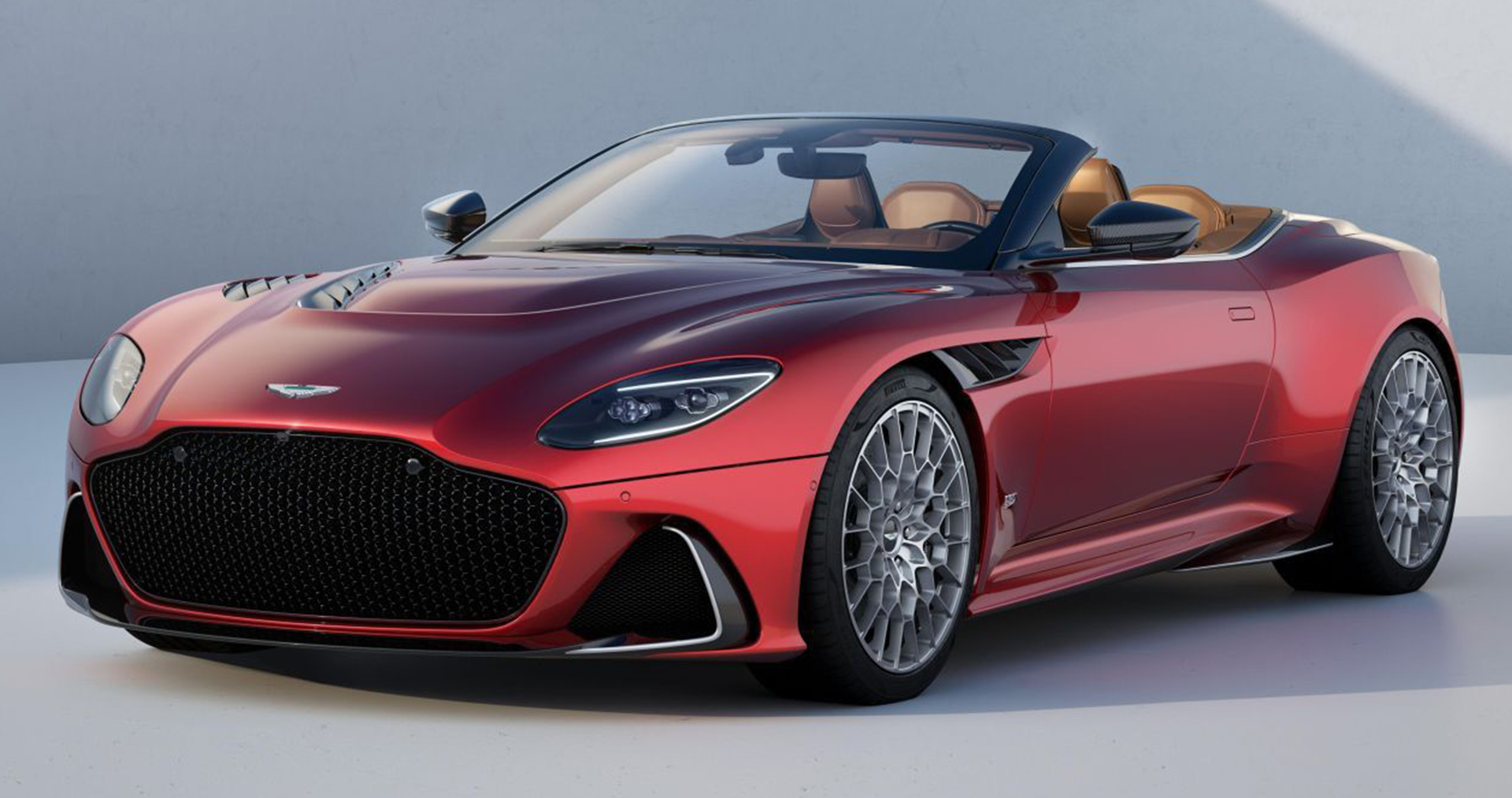Aston Martin'in amiral gemisi DBS, yepyeni veda versiyonu DBS 770 ile karşınızda!